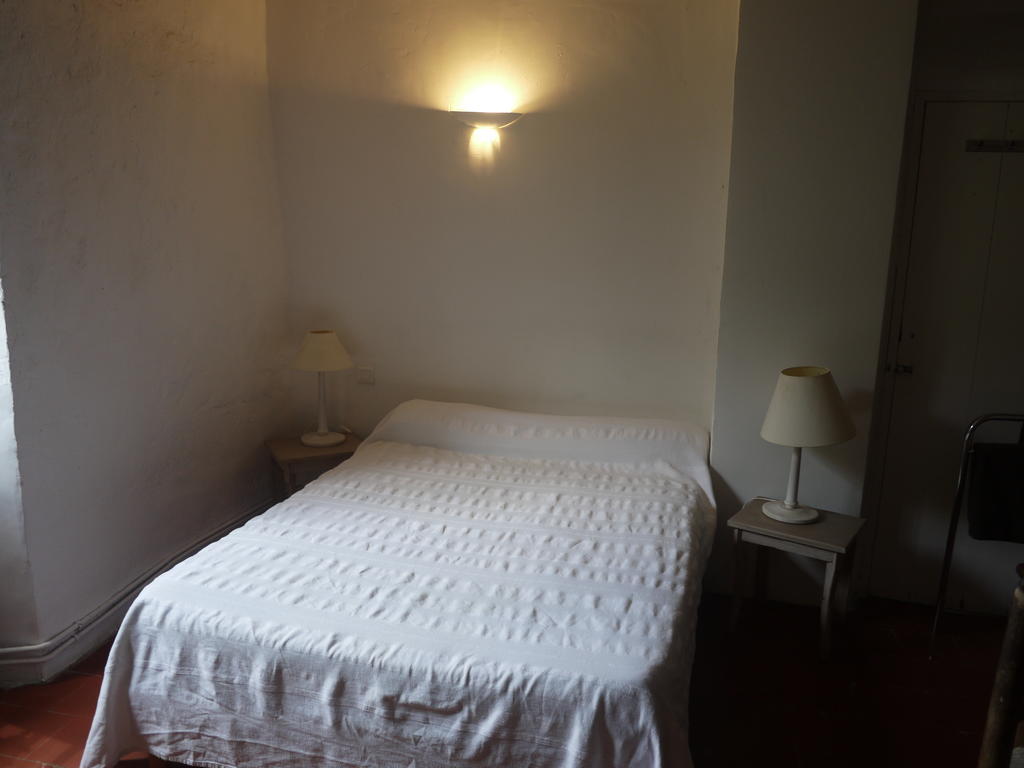 Auberge Des Seguins Buoux Room photo