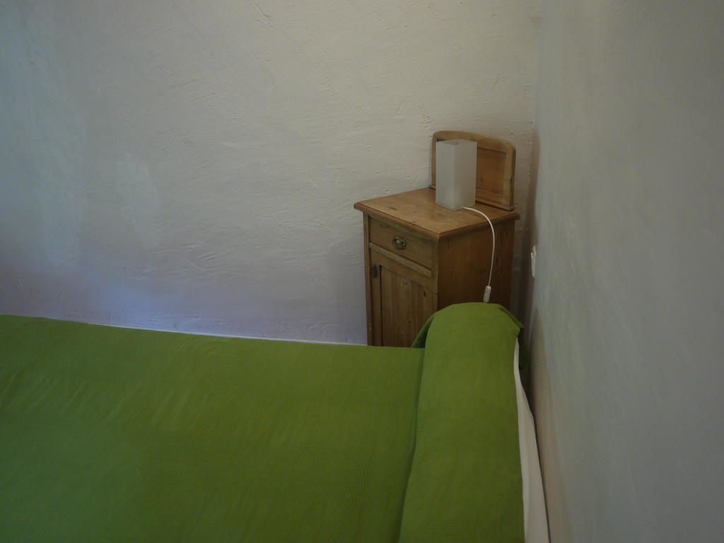 Auberge Des Seguins Buoux Room photo