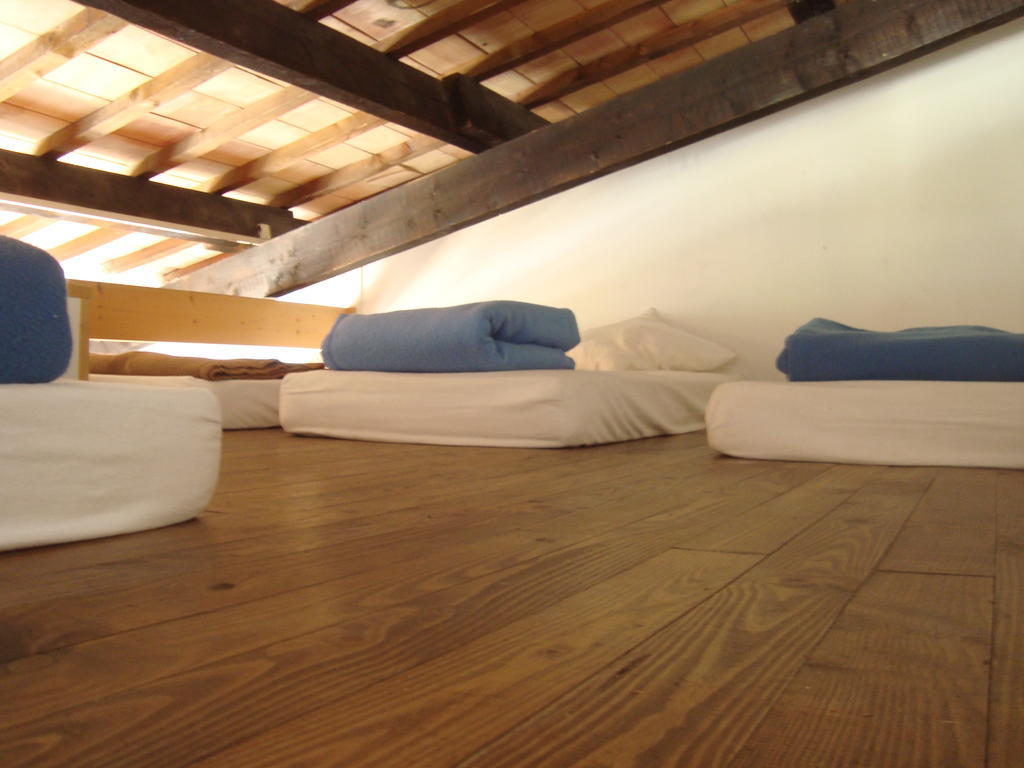 Auberge Des Seguins Buoux Room photo