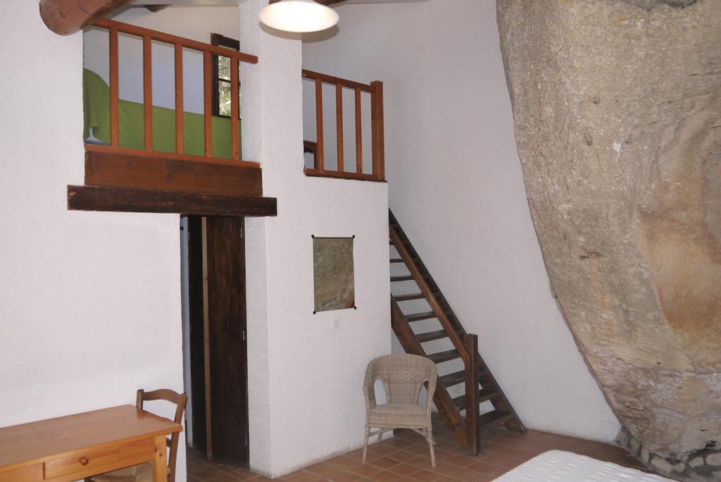 Auberge Des Seguins Buoux Room photo